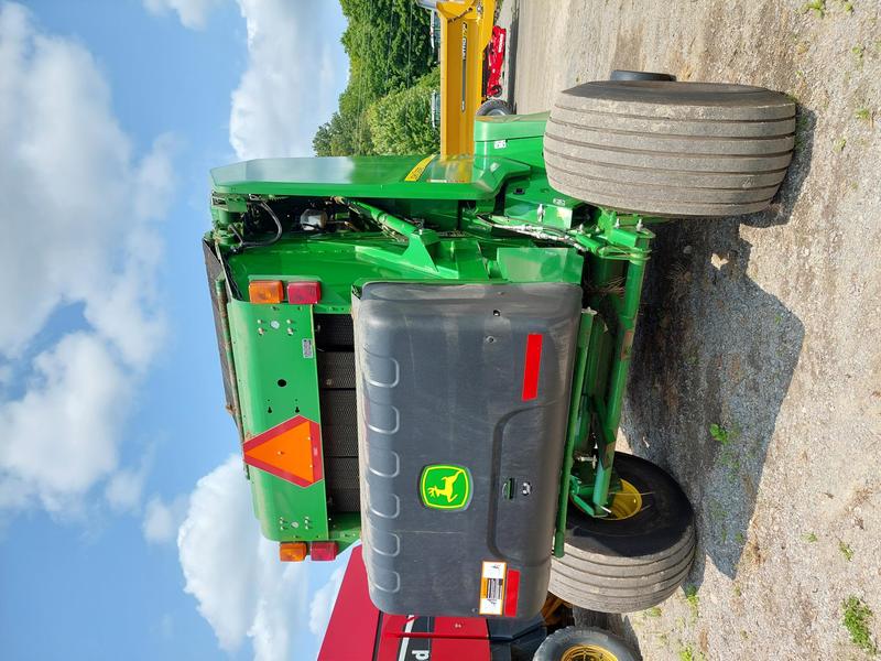 Hay & Forage  John Deere 450 M Round Baler Photo